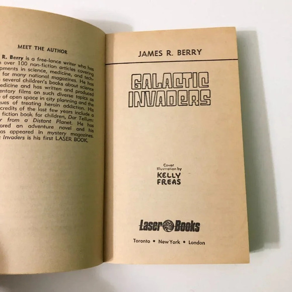 Vtg Miracle Visitors by Ian Watson and  The Galactic Invaders by James R Berry - Picture 14 of 16